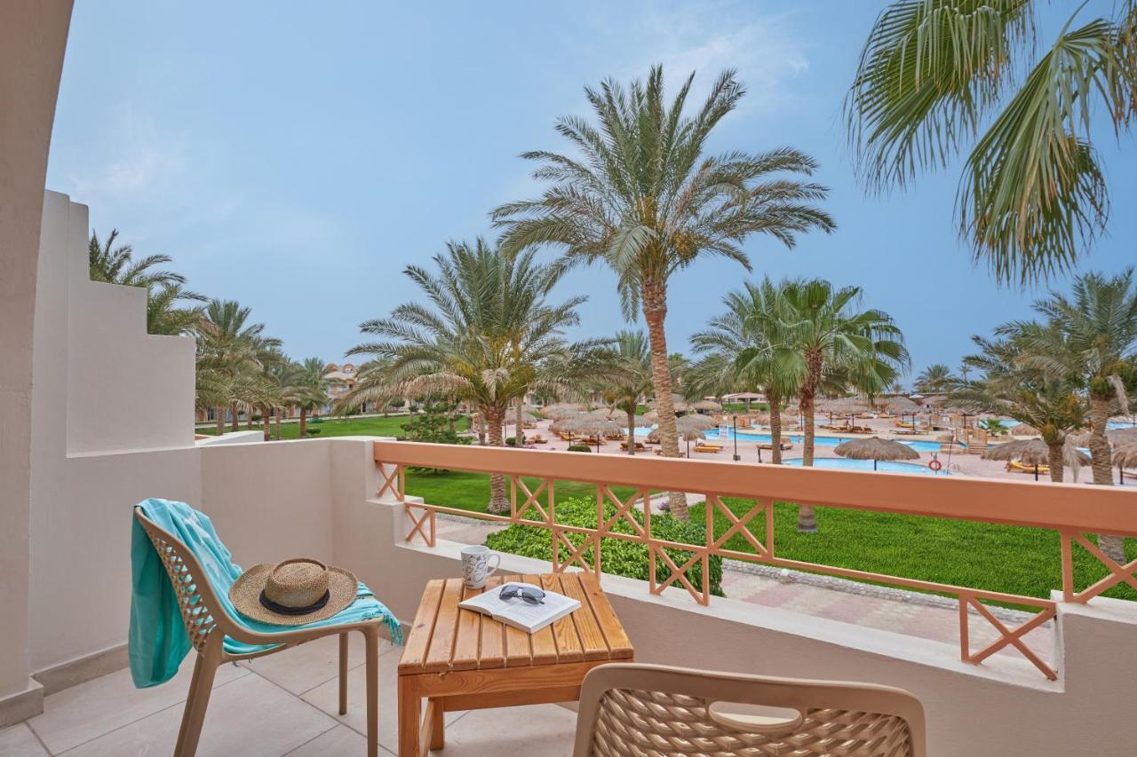 Three Corners Sea Beach Resort Baia di Coraya Esterno foto