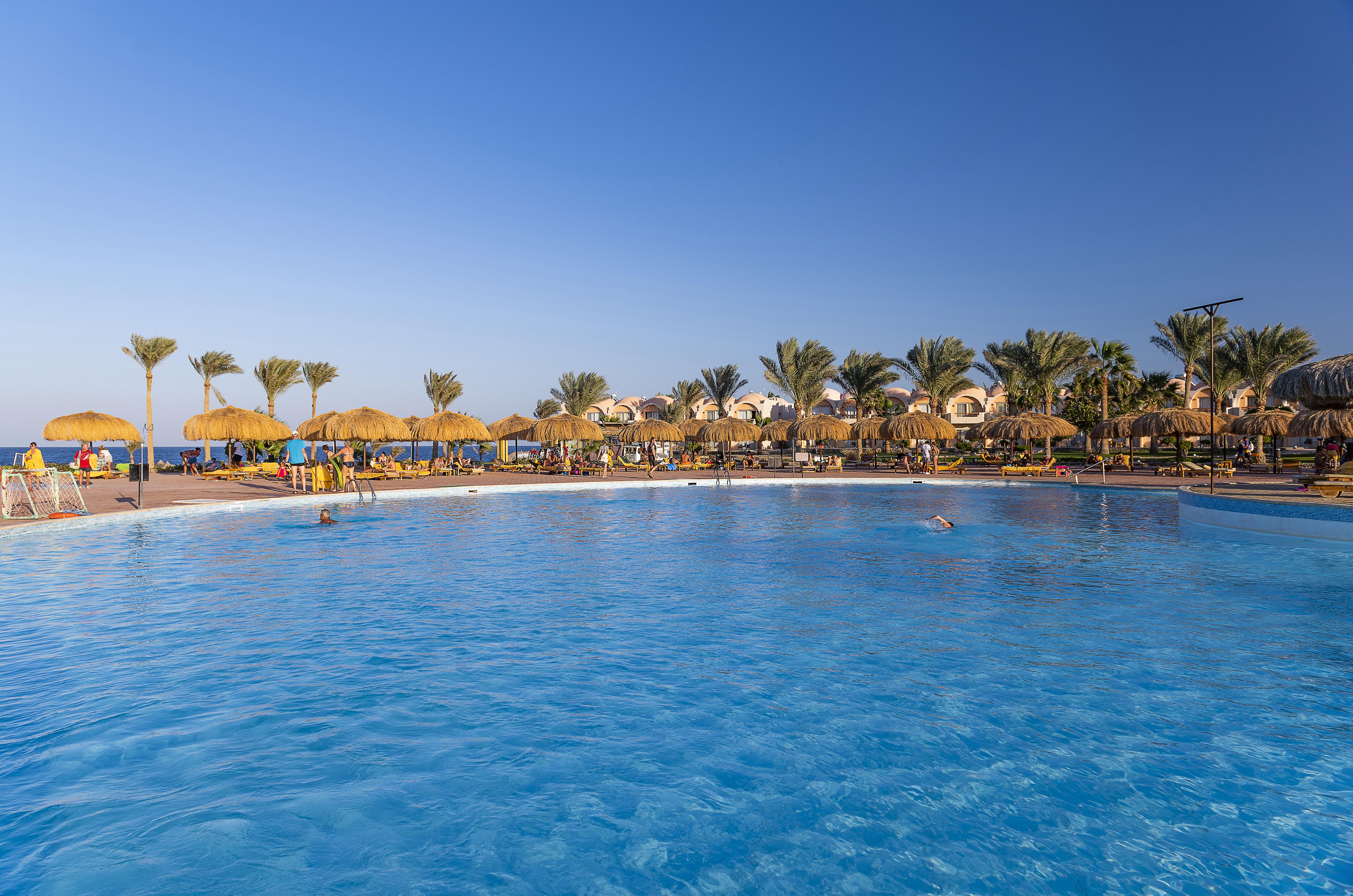 Three Corners Sea Beach Resort Baia di Coraya Esterno foto