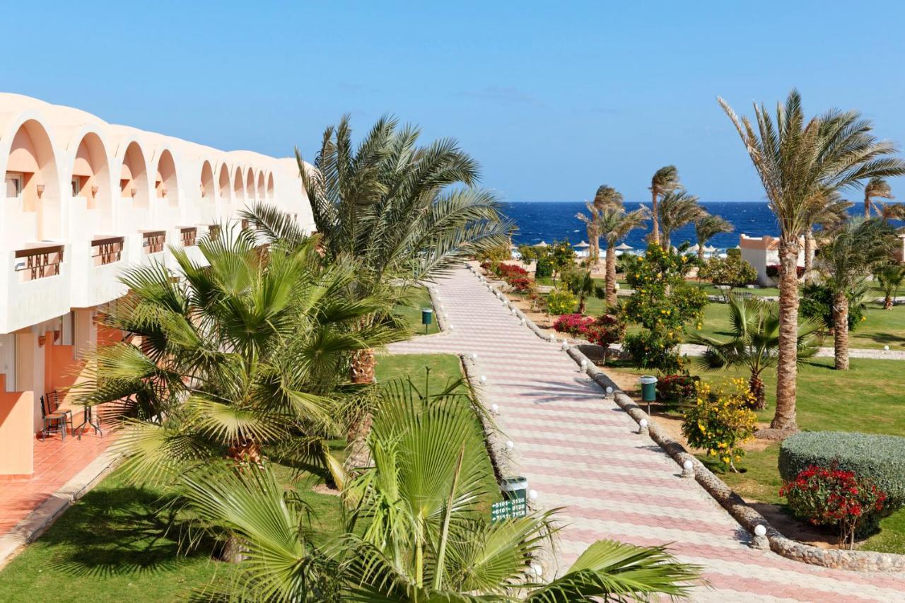 Three Corners Sea Beach Resort Baia di Coraya Esterno foto